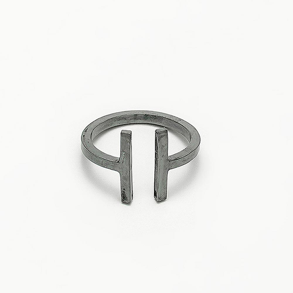 Silver ring with t-detail