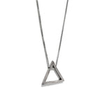Silver trendy necklace with geometric detail