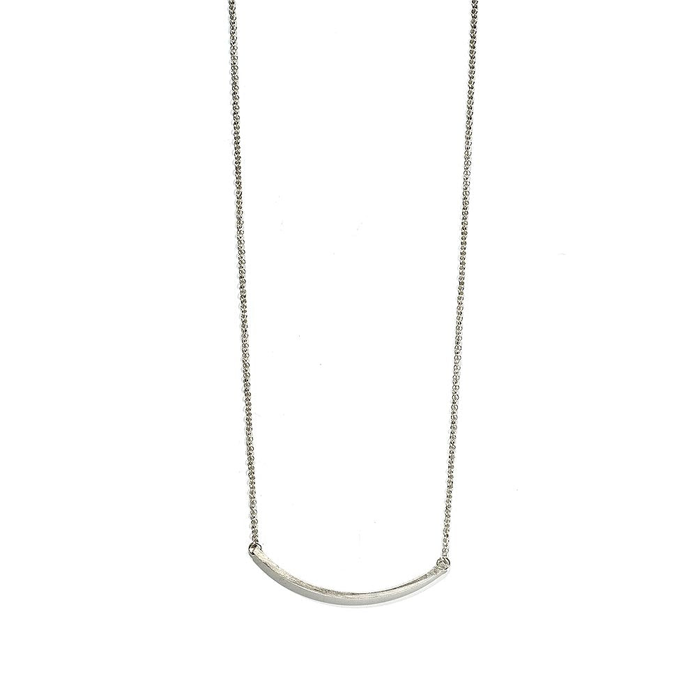 Trendy necklace with geometric detail